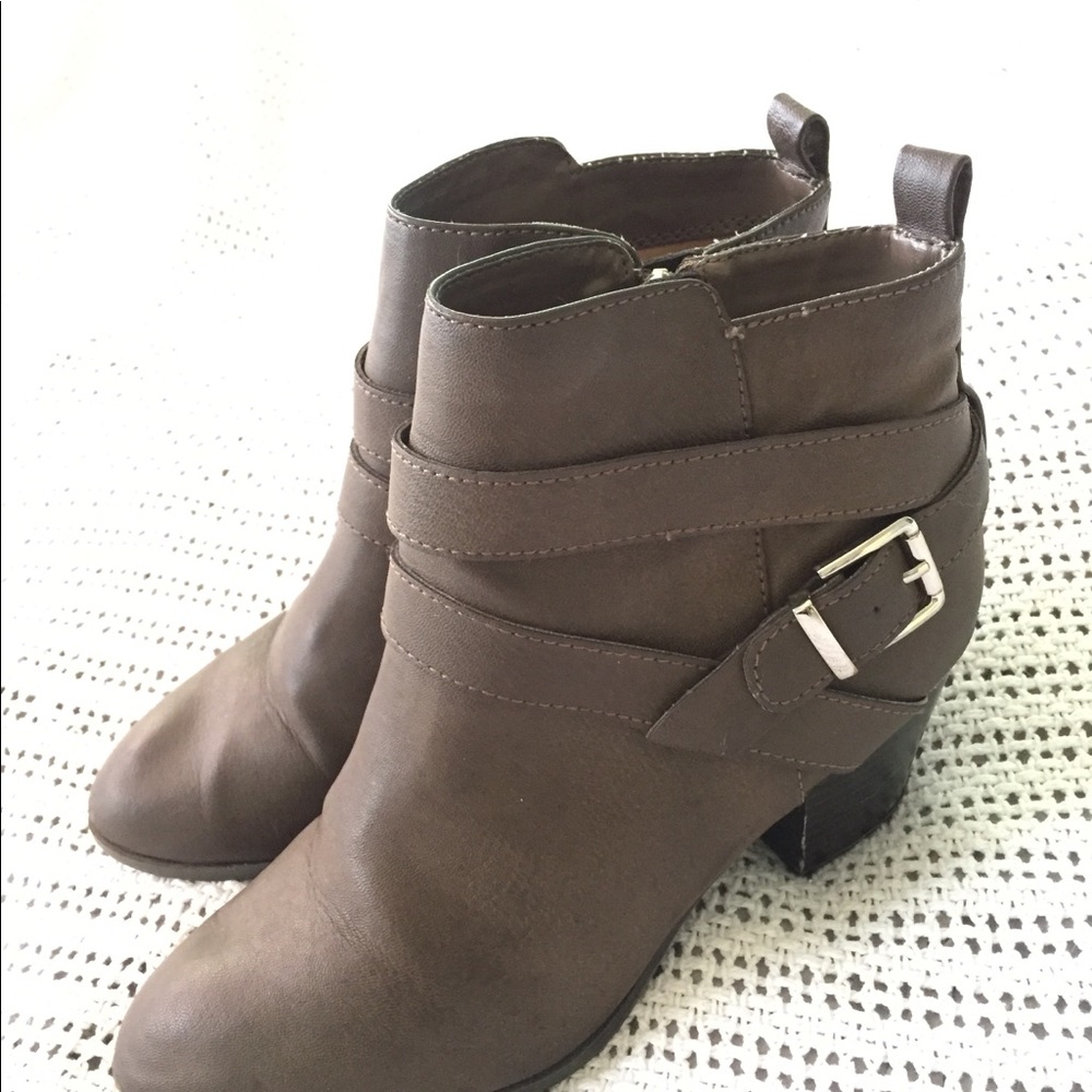 Express Booties - Picture 4 of 8